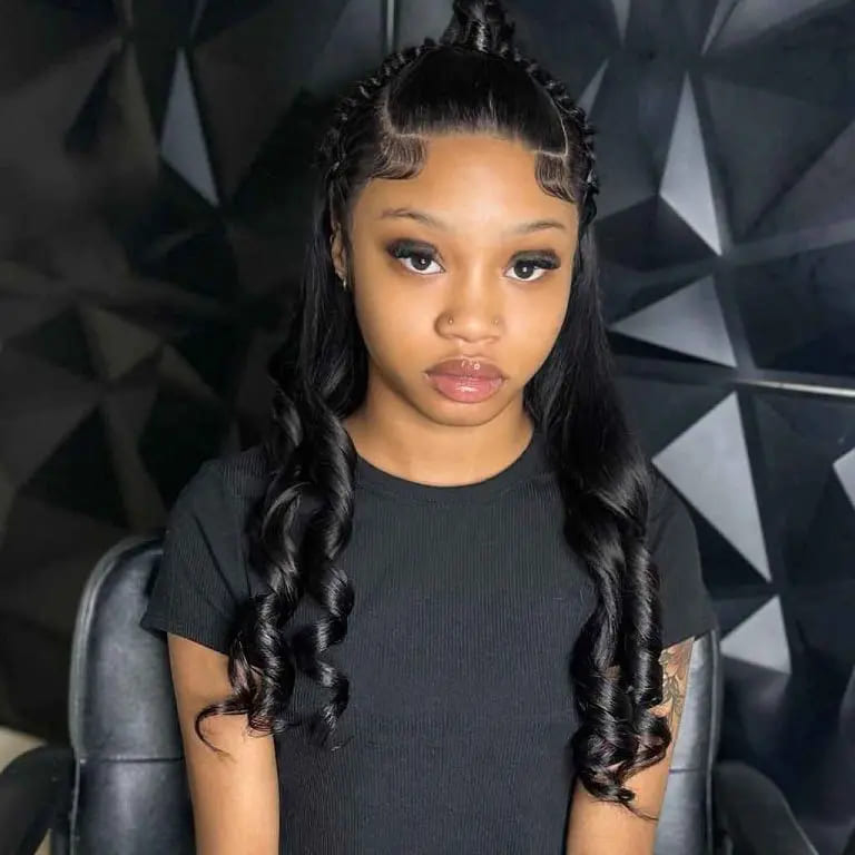 10 Stunning Hairstyles for Black Women 8 Half-Up Half-Down Ponytail With Curls at the End