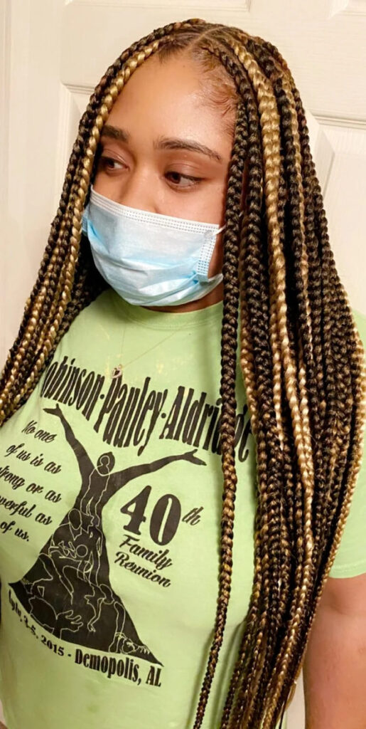 12 Knotless Braids Hairstyle ideas 9 Knotless Braids with Color Streaks