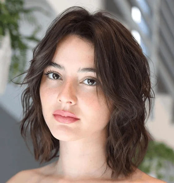 12 Short Hairstyles for Thin Hair 2 Layered Bob