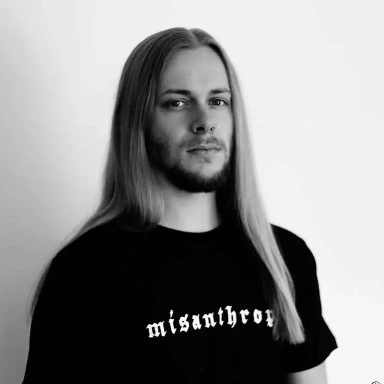 10 Haircuts for Long-Haired Men 4 Long Blonde Straight Hair