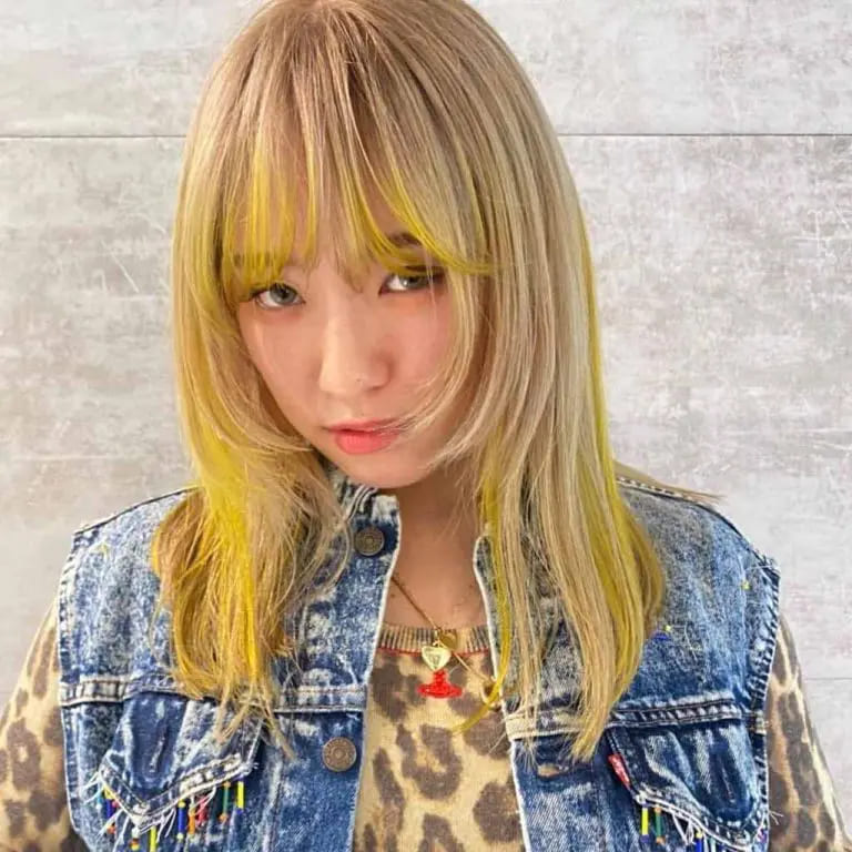 10 Beautiful Blonde Wolf Cut With Bangs 2 Medium Blonde Wolf Cut With Extended Bangs and Yellow Highlights