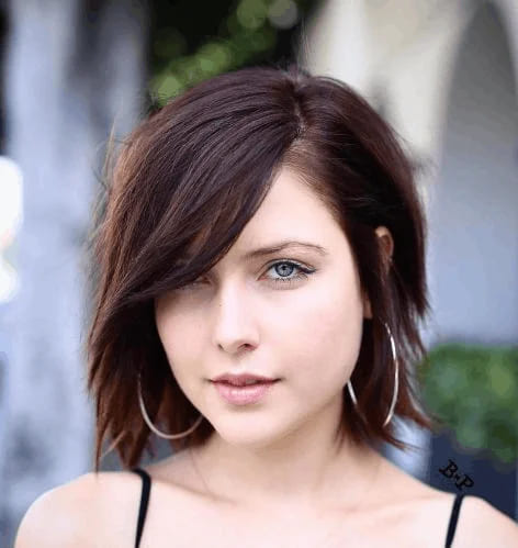 12 Short Hairstyles for Thin Hair 7 Side Swept Bangs
