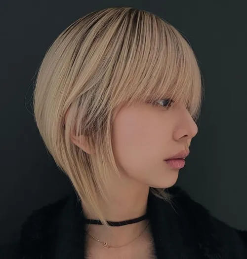 12 Modern Mullet Haircuts for Women 4 Straight Mullet Haircut with Long Fringe