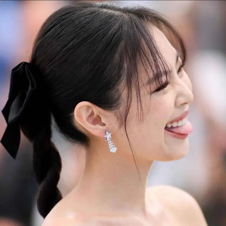12 Stunning Korean Hairstyles for Women 3 Long Twisted Ponytail With Korean Bangs