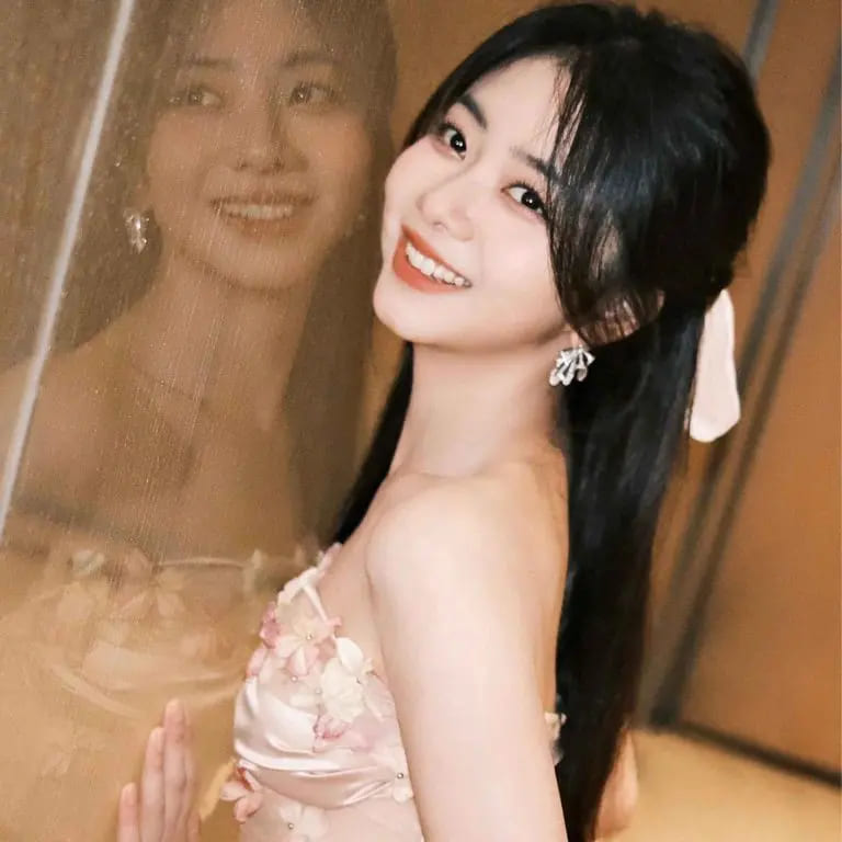 12 Stunning Korean Hairstyles for Women 6 Half-Up Half-Down Long Hair