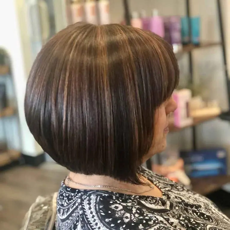11 Best Hairstyles With Caramel Highlights 5 Fluffy Bob Cut With Brown and Caramel Highlights