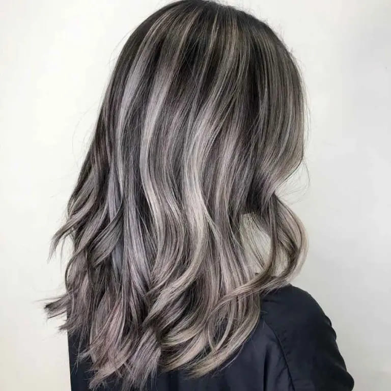 12 Shining Hairstyles With Silver Highlights 12 Layered Long Hair With Silver Skunk Balayage