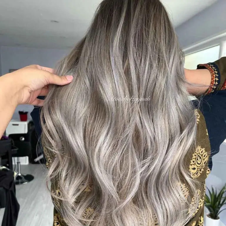 12 Shining Hairstyles With Silver Highlights 13 Long Bronde Hair With Silver Highlights