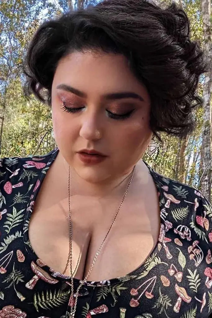 10 Short Haircuts for Chubby Faces 11 Voluminous Curly Bob