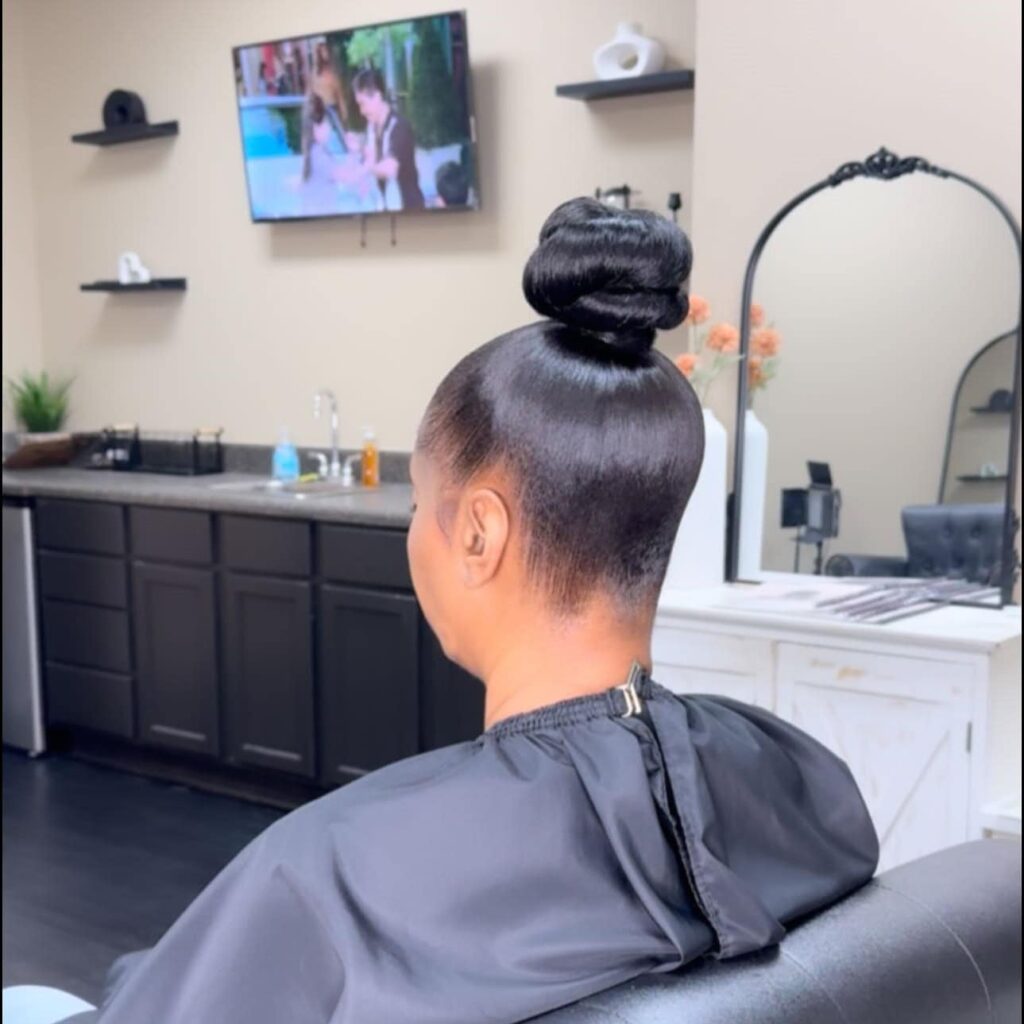 23 Protective Hairstyles for 3a Hair: Stunning and Practical Ideas 22 top knot 2