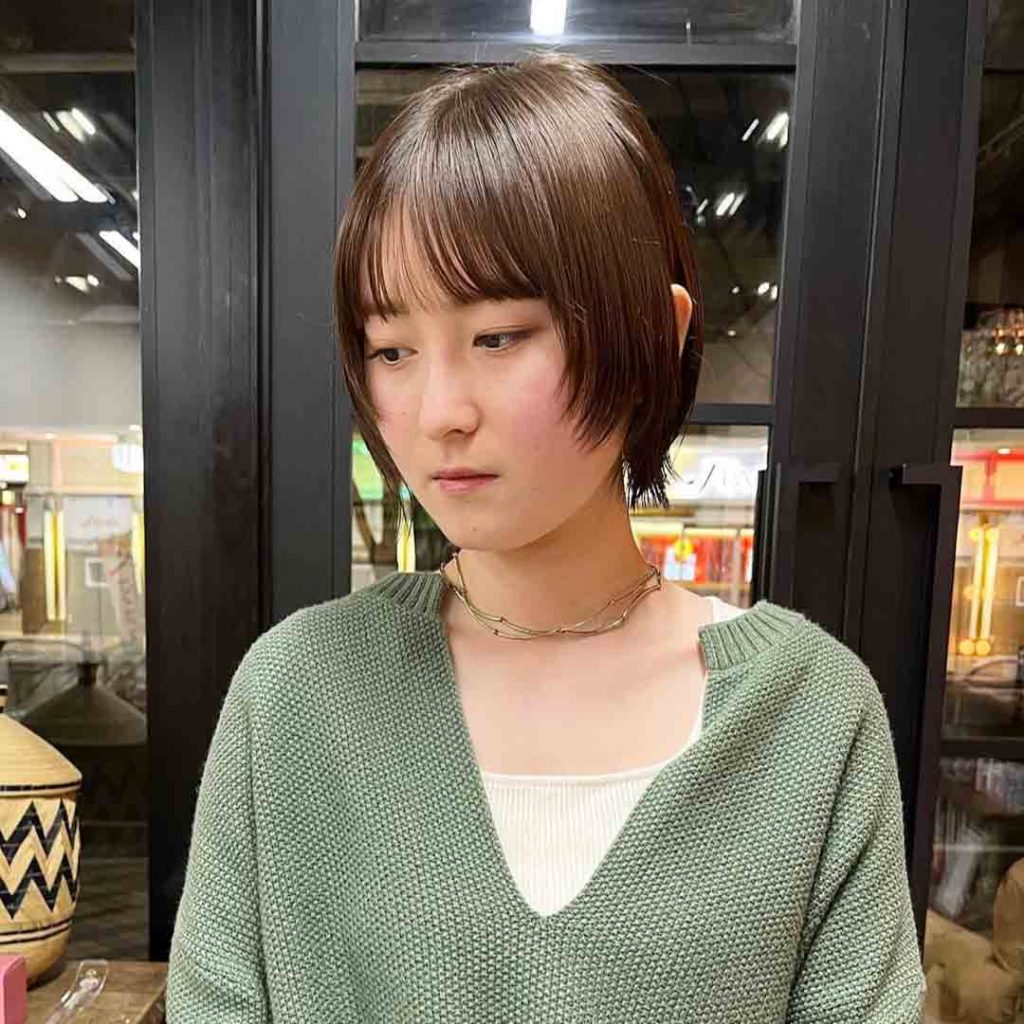 20 Classy Short Wolf Cut Ideas to Turn Heads! 4 Straight Short Wolf Cut With Choppy Bangs