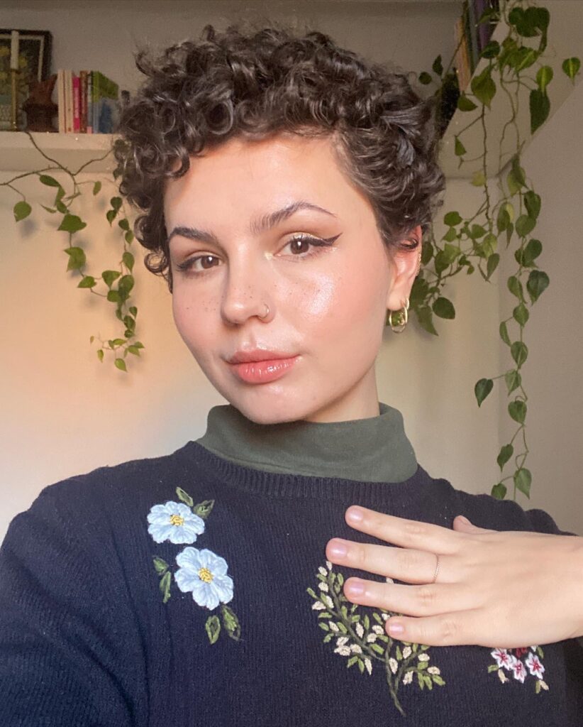 10 Short Curly Hairstyles for Women 1 100 1