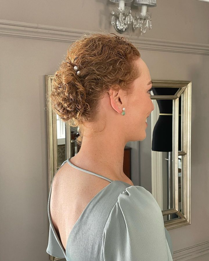 10 Wedding Guest Hairstyles for Women 10 221 1