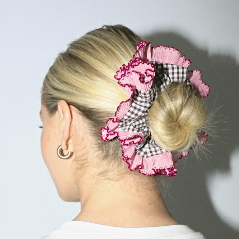 10 Wedding Guest Hairstyles for Women 8 29 1