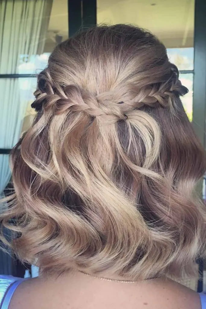12 Stylish Short Hair Updos for Every Occasion 4 34