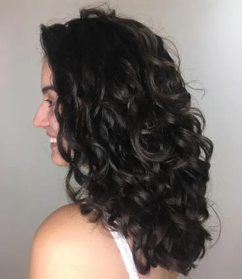 10 Latest Hairstyles for Naturally Curly Hair 4 4. Long U Cut for Curly Hair