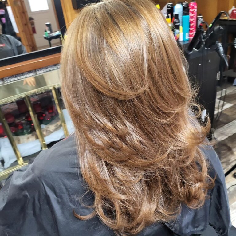 10 Layered Haircuts for Women 7 7. Long Shaggy Layers