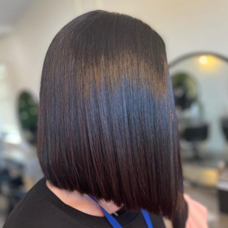 10 Lob Haircuts for Women 5 Angled Lob 768x768 1