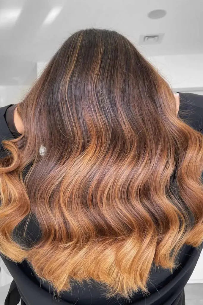 10 Amazing Fall Hair Color Ideas for Autumn 1 Autumn Auburn Waves