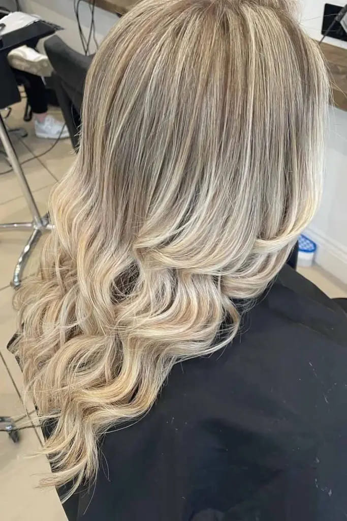 12 Lowlights for Blonde Hair 10 Classic Blonde Hairstyle With Natural Low Lights