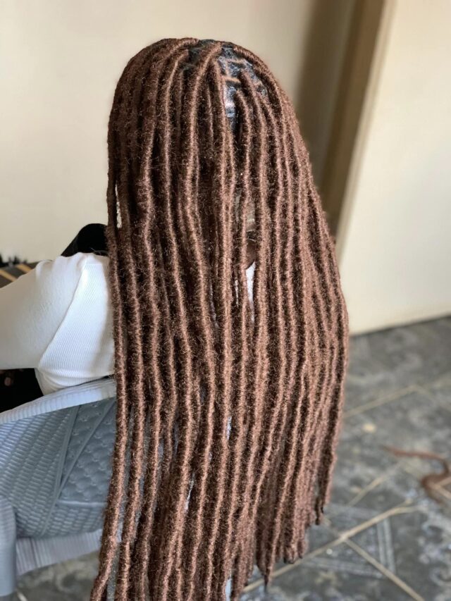 10 Faux Locs Hairstyle Ideas 10 Colored Faux Locs 640x853 1