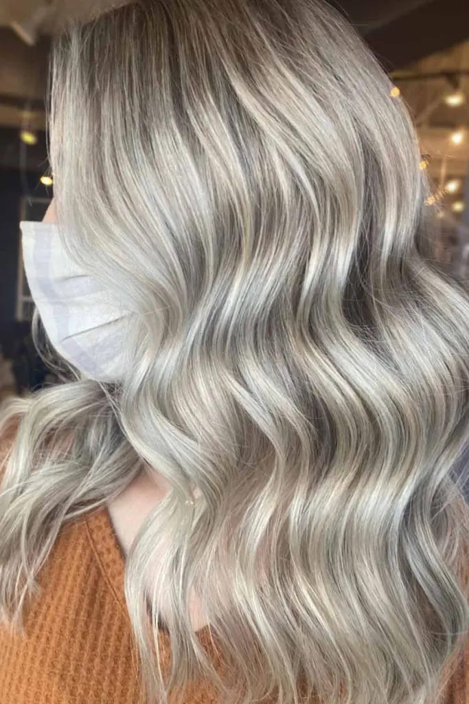 12 Lowlights for Blonde Hair 4 Elegant Blonde Waves Enhanced With Low Lights