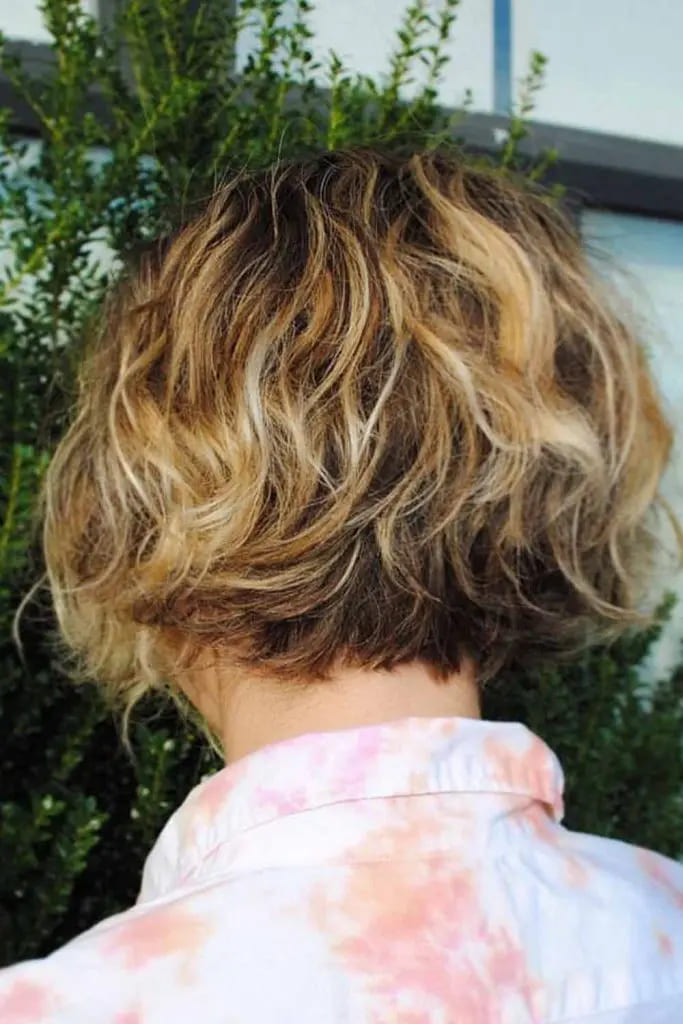 12 Classy 90’s Bob Haircut Ideas 10 Messy Bob With Natural Waves
