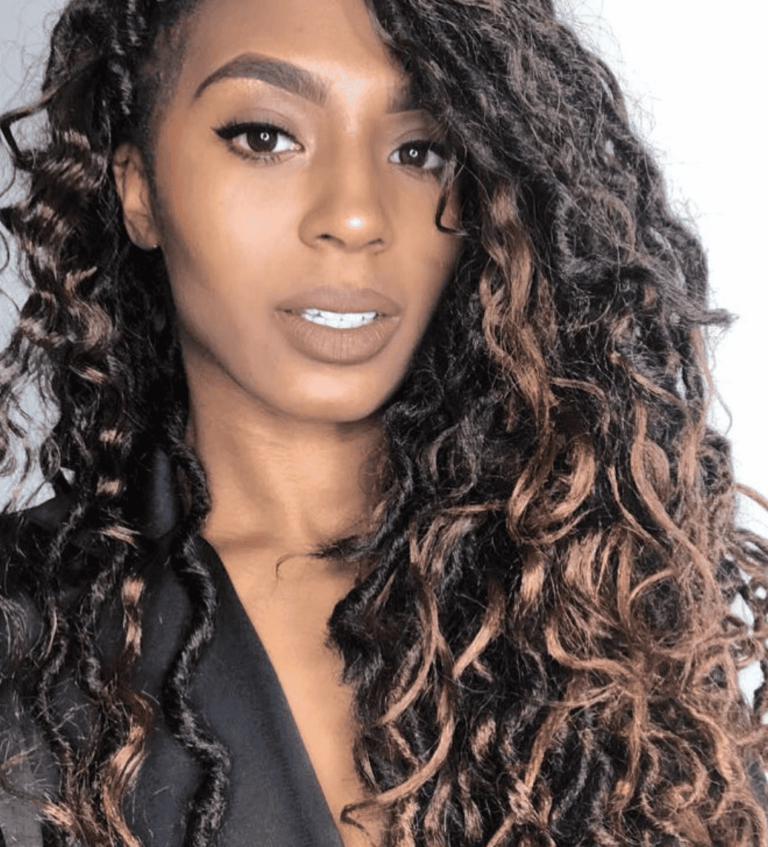 10 Bohemian Locs Hairstyles for Women 6 Messy Protective Style 768x847 2