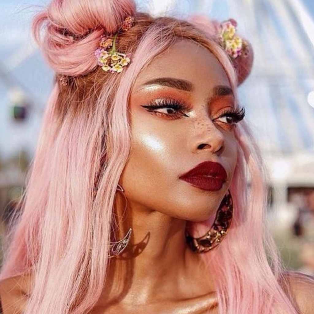 20 Sassy Hairstyles for Coachella! 5 Pink Wavy Hair With Space Buns
