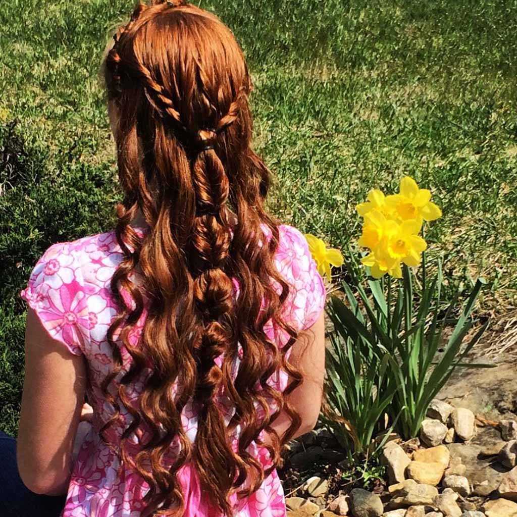 15 Beautiful Festive Easter Hairstyles! 10 Half Up Half Down Wavy Hair With Fishtail Braid
