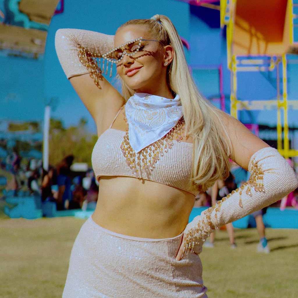 20 Sassy Hairstyles for Coachella! 13 Blonde Slicked Back Pigtails