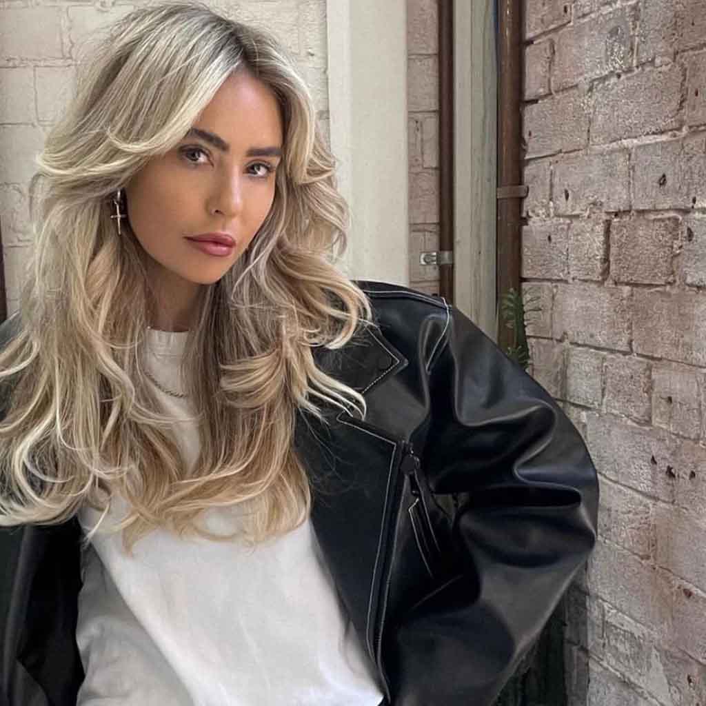 15 Retro 90s Blowout Hairstyles! 2 Textured Layered Shag Blowout Hair