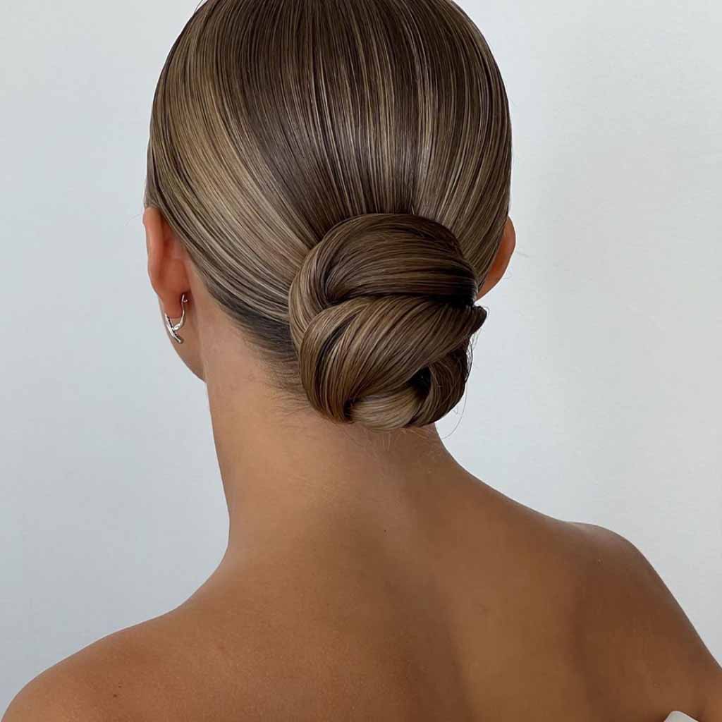 15 Stunning Bun Hairstyles for Elegance! 4 Sleek Low Bun