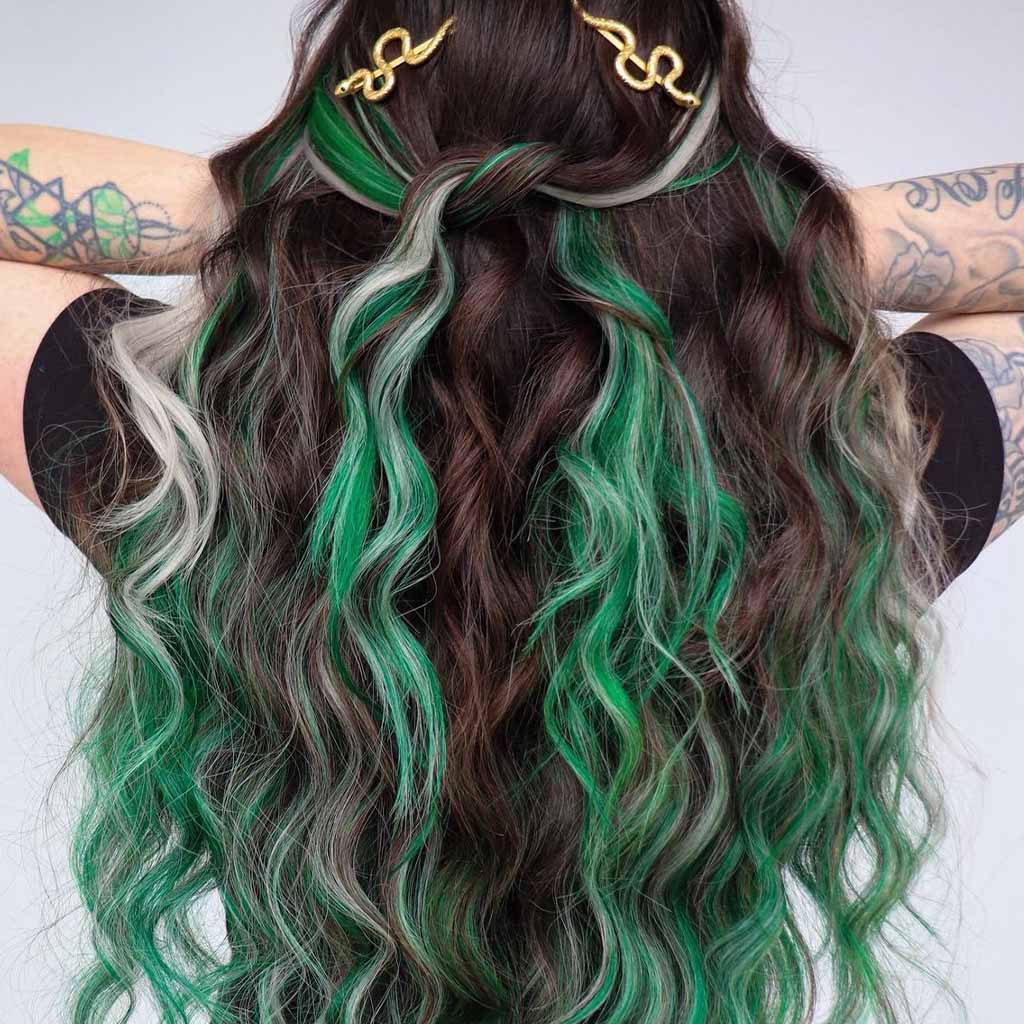 20 Stylish Hairstyles With Chunky Highlights! 4 Wavy Brown Hair With Green and Silver Chunky Highlights