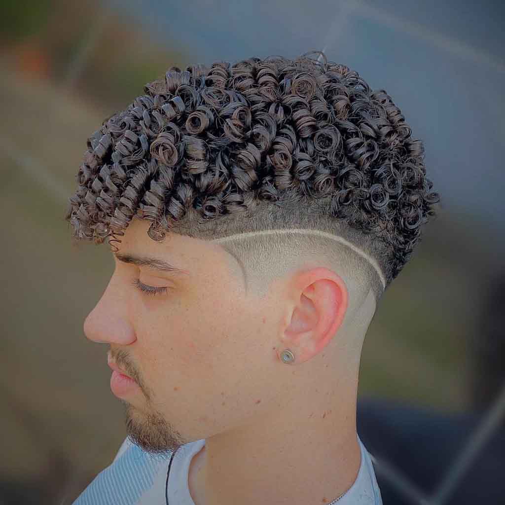 15 Iconic Curly Hair Ideas for Men 8 Untitled 2 0006 IMG 6285