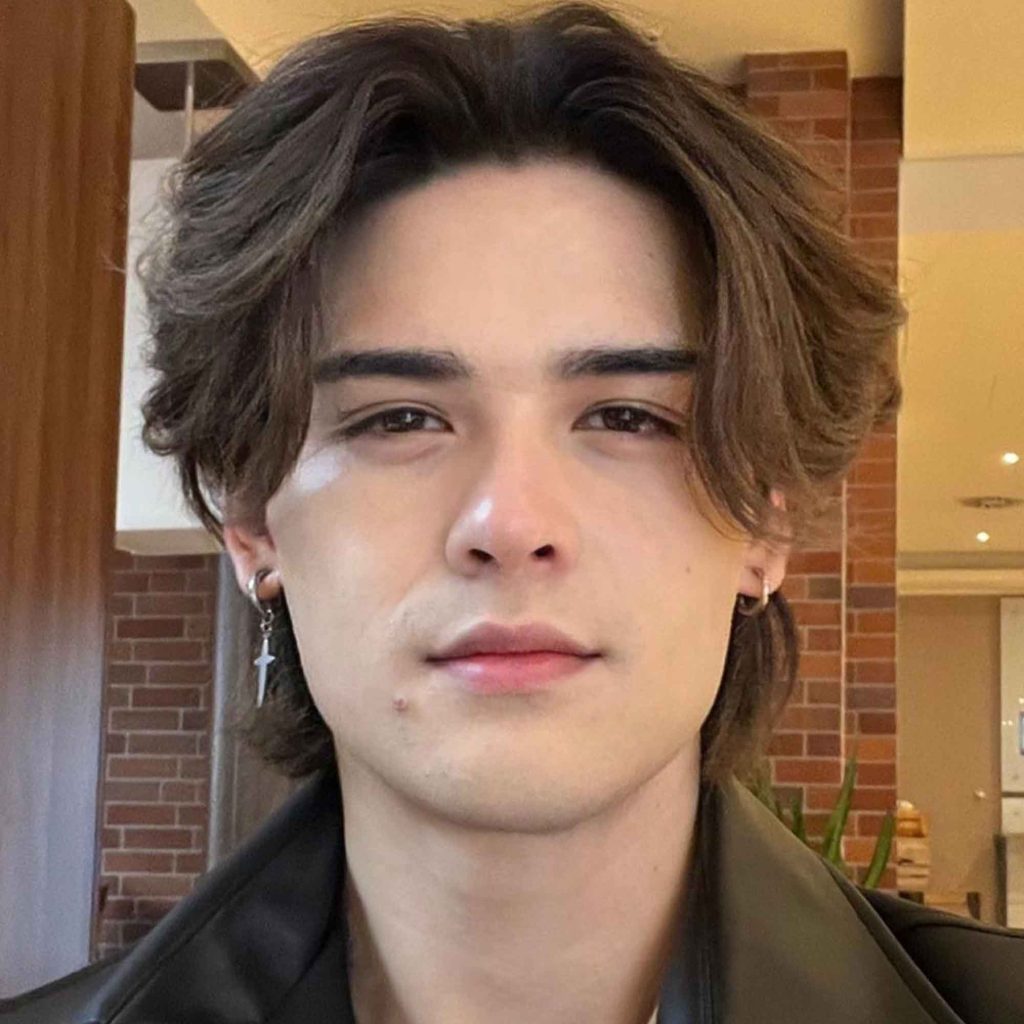 15 Stylish Korean Hairstyles for Men! 11 Untitled 2 0011 IMG 5618 1024x1024 1