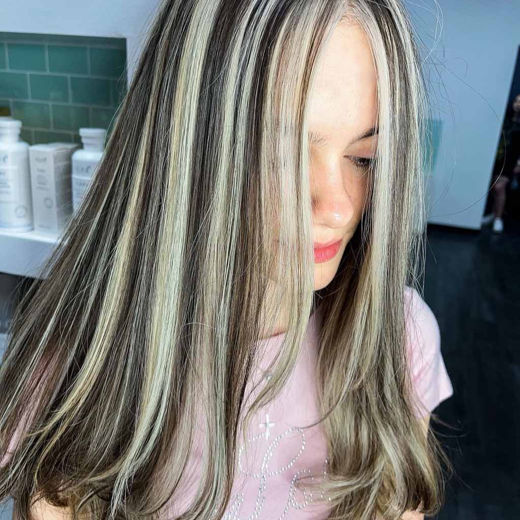 20 Stylish Hairstyles With Chunky Highlights! 16 90’s Chunky Blonde Highlights on Black Straight Hair