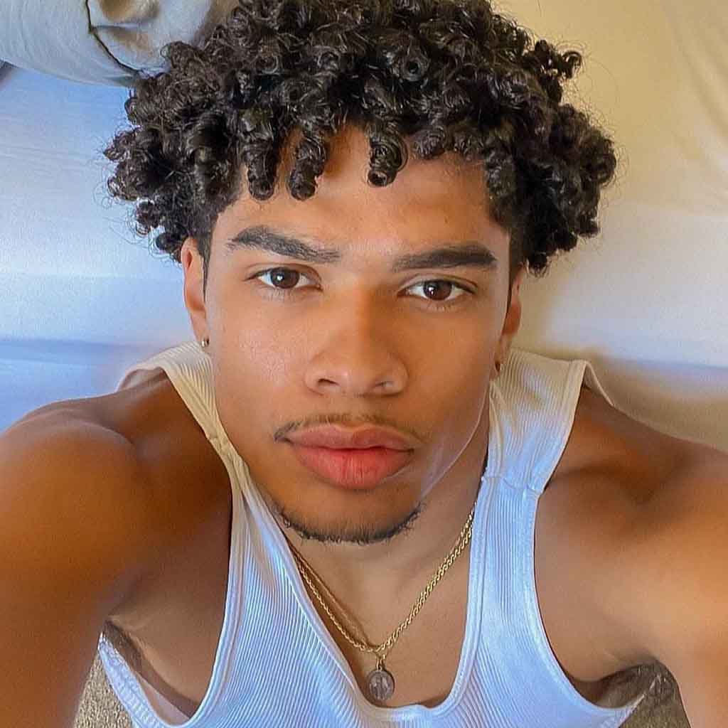 15 Iconic Curly Hair Ideas for Men 16 Untitled 2 0015 IMG 6276