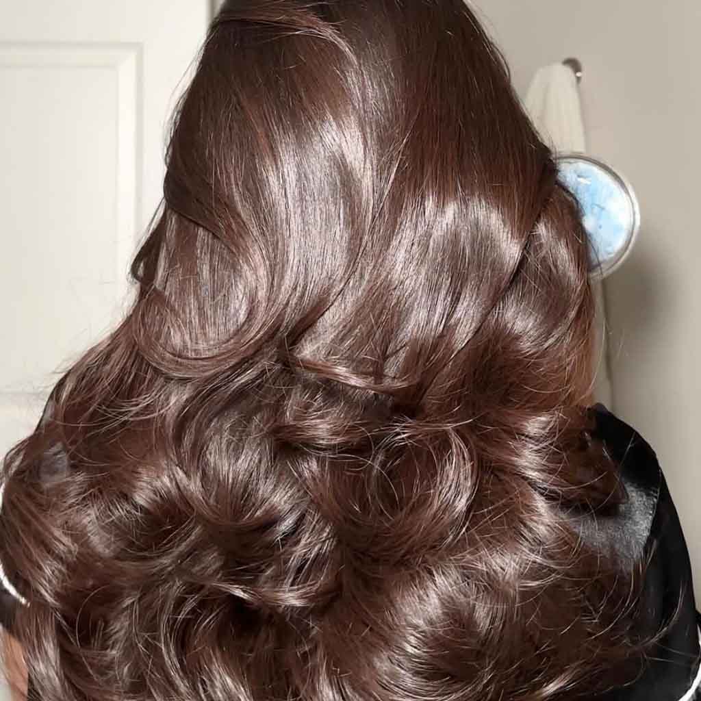 15 Retro 90s Blowout Hairstyles! 16 Glossy Long Brown Blowout Hair