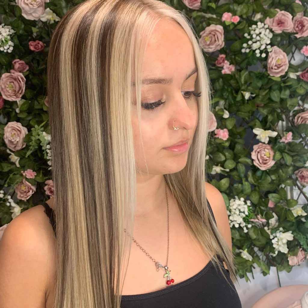 20 Stylish Hairstyles With Chunky Highlights! 20 Blonde Skunk Highlights on Brown Hair