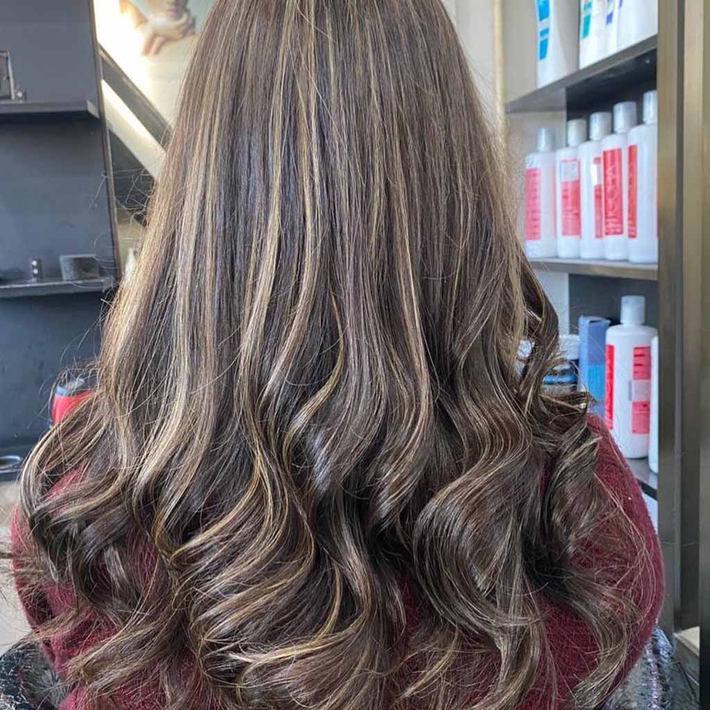 15 Sassy Hairstyles With Streaky Highlights! 11 Honey Blonde Highlights on Dark Hair