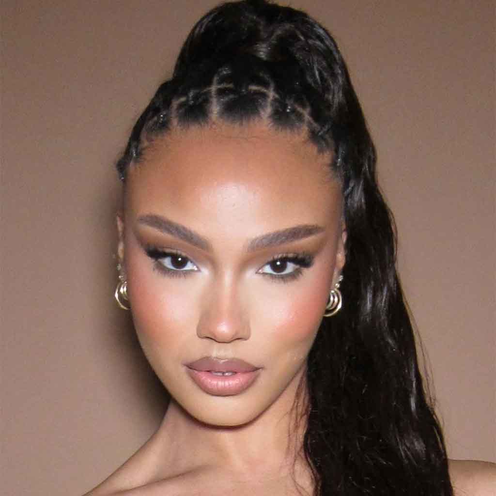 15 Hairstyles for Oval-Shaped Face! 14 Untitled 5 0002 IMG 5783