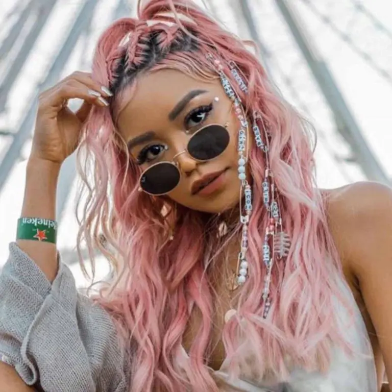 10 Sassy Hairstyles for Coachella 6 Wavy Pink White Half Up Half Down Braided Hair With Beads 1